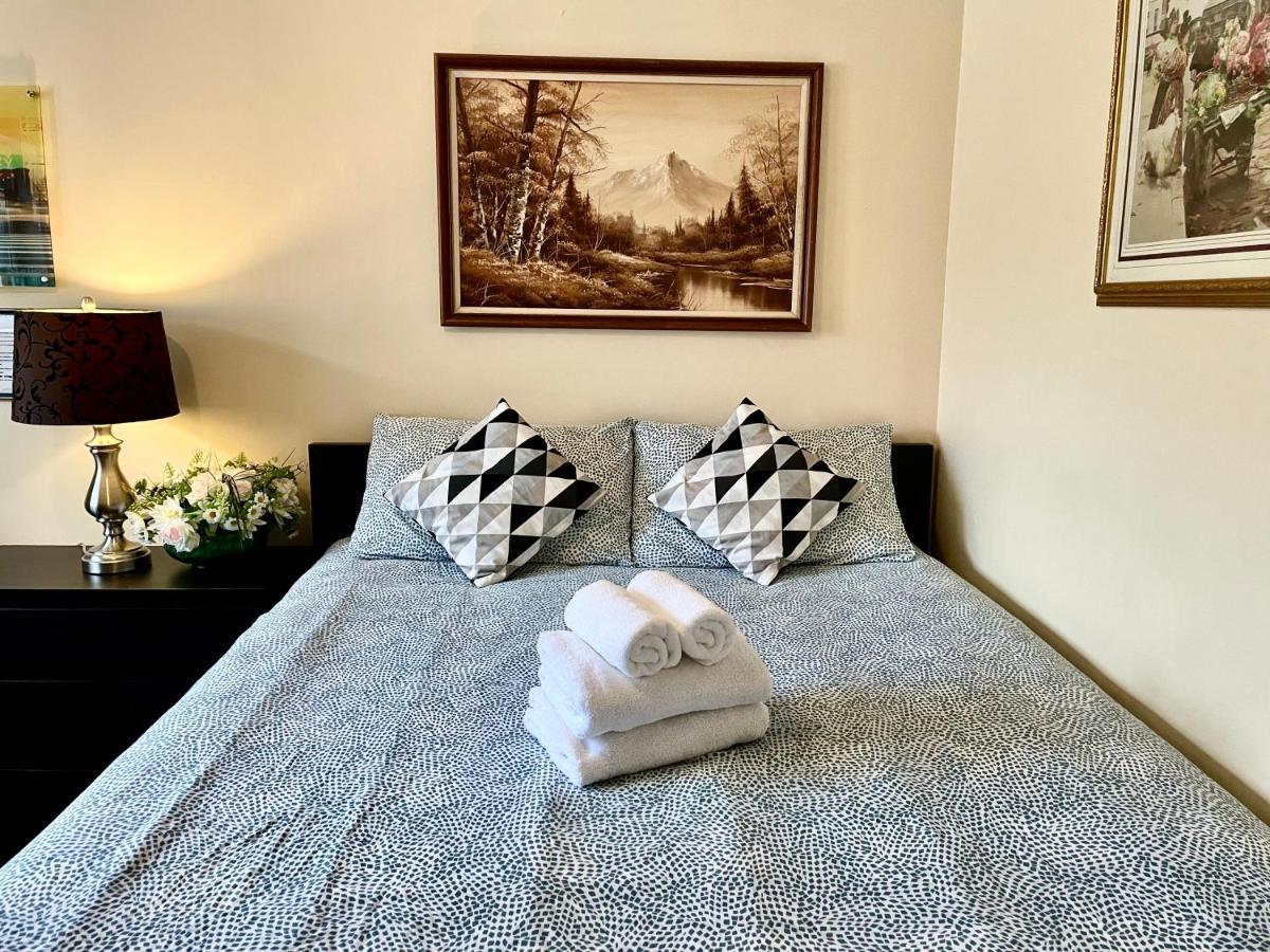 Perfect Home-Private Washrooms,Free Parking,High Speed Net Торонто Екстериор снимка