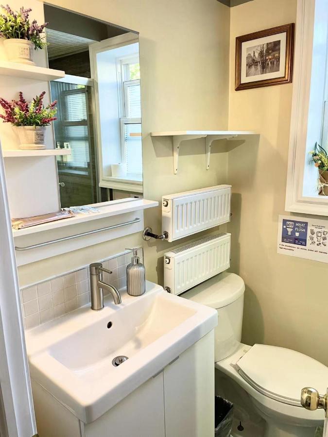 Perfect Home-Private Washrooms,Free Parking,High Speed Net Торонто Екстериор снимка