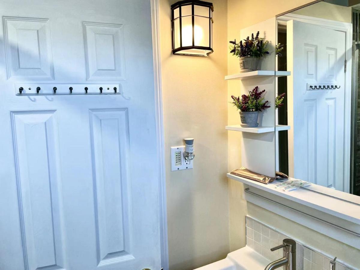 Perfect Home-Private Washrooms,Free Parking,High Speed Net Торонто Екстериор снимка