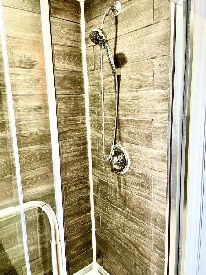 Perfect Home-Private Washrooms,Free Parking,High Speed Net Торонто Екстериор снимка