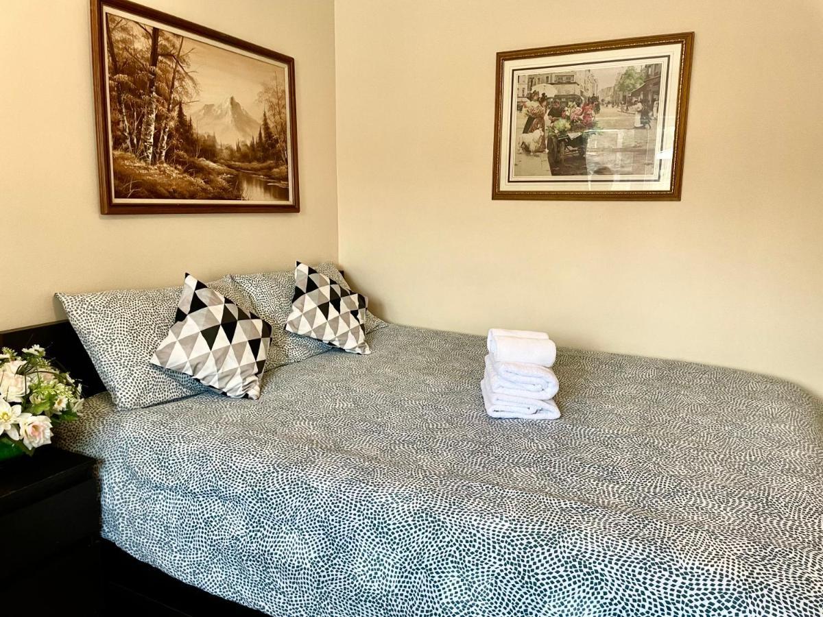 Perfect Home-Private Washrooms,Free Parking,High Speed Net Торонто Екстериор снимка