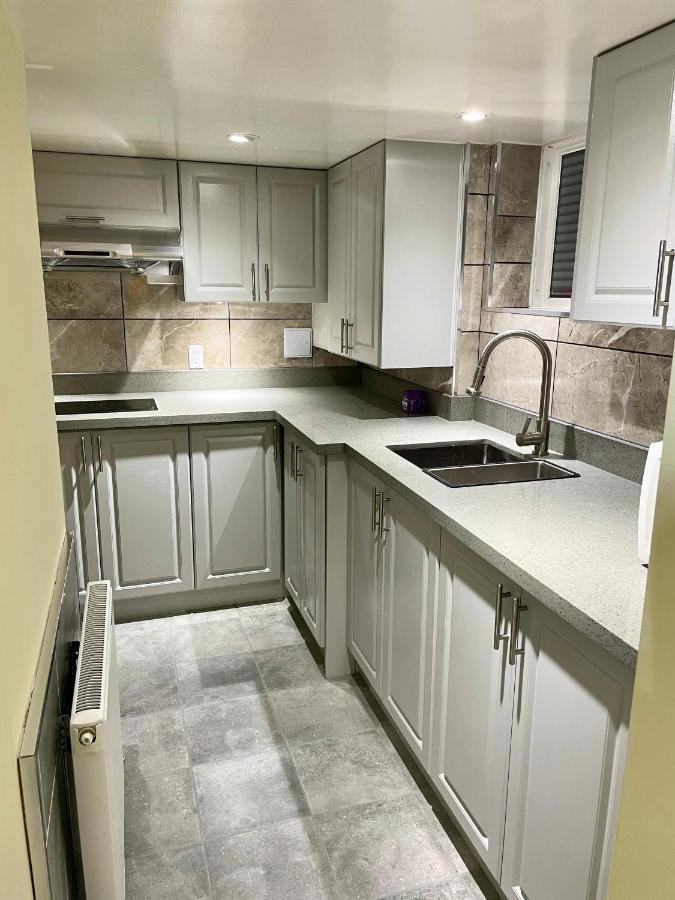 Perfect Home-Private Washrooms,Free Parking,High Speed Net Торонто Екстериор снимка